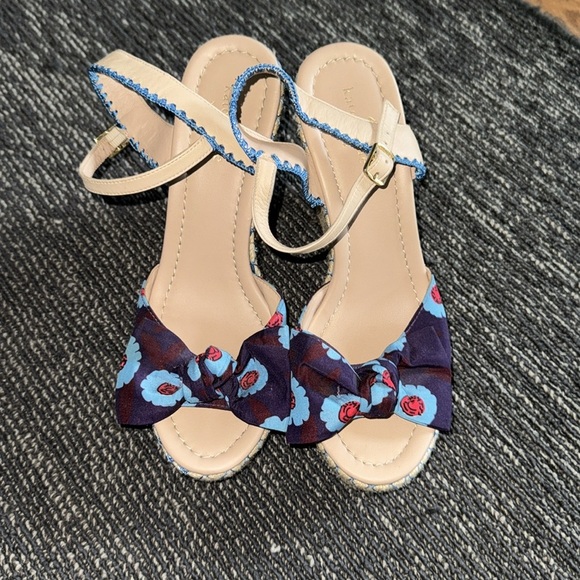 Kate Spade Jane Floral Bow Wedge Sandals Size 8.5 - Picture 2 of 7